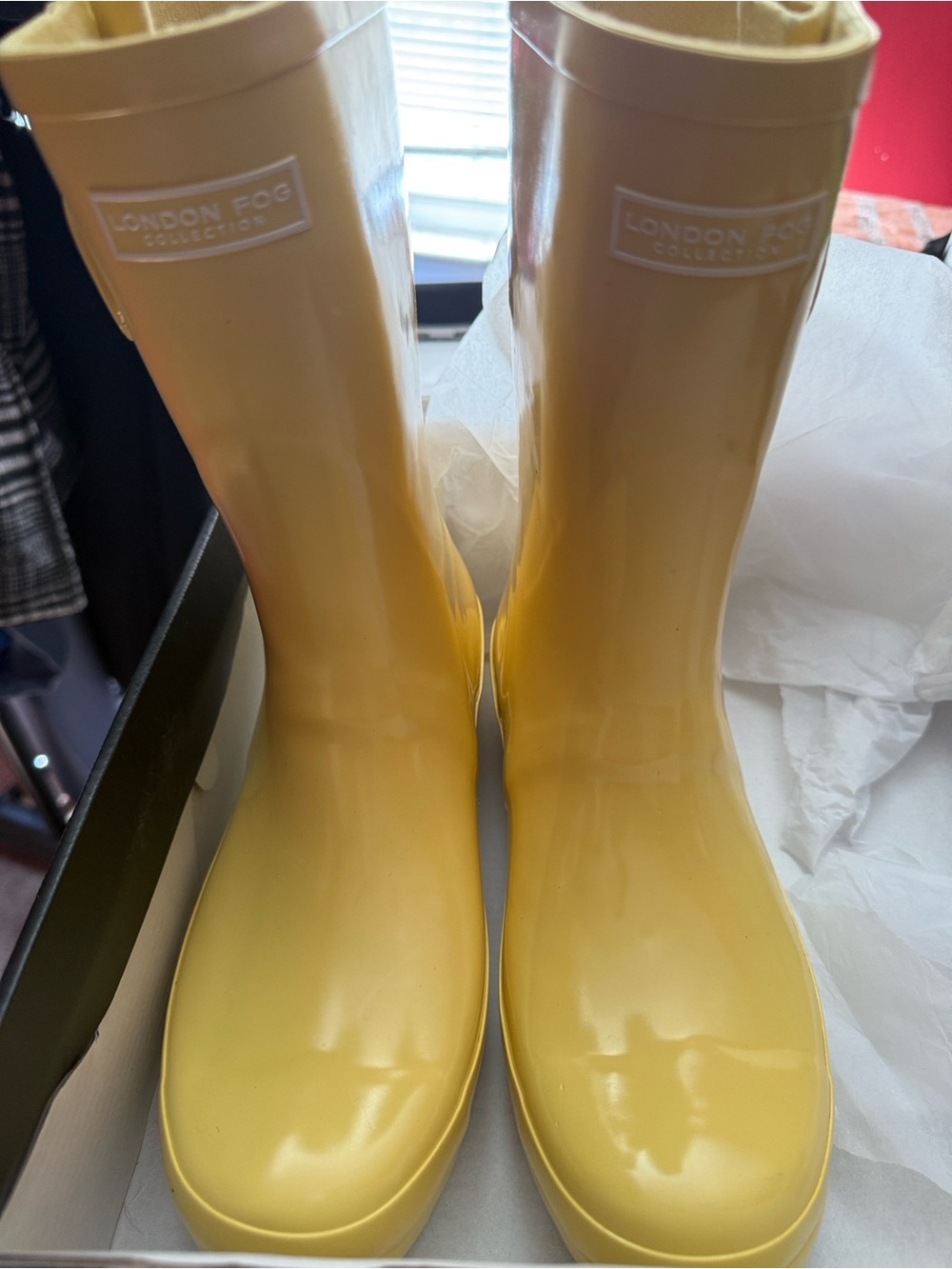 London Fog Women's Pale Yellow Chelsea Rain Boots